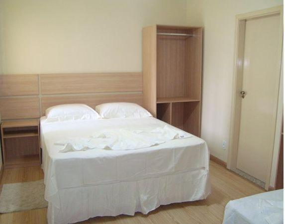 Hotel Perez Pouso Alegre Quarto foto